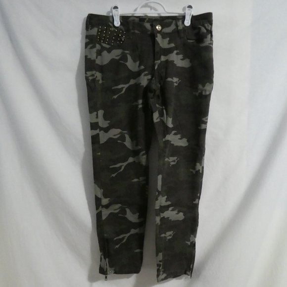 G:21, size 13, camo / camouflage pants with zip leg bottoms and spike design - Picture 1 of 16